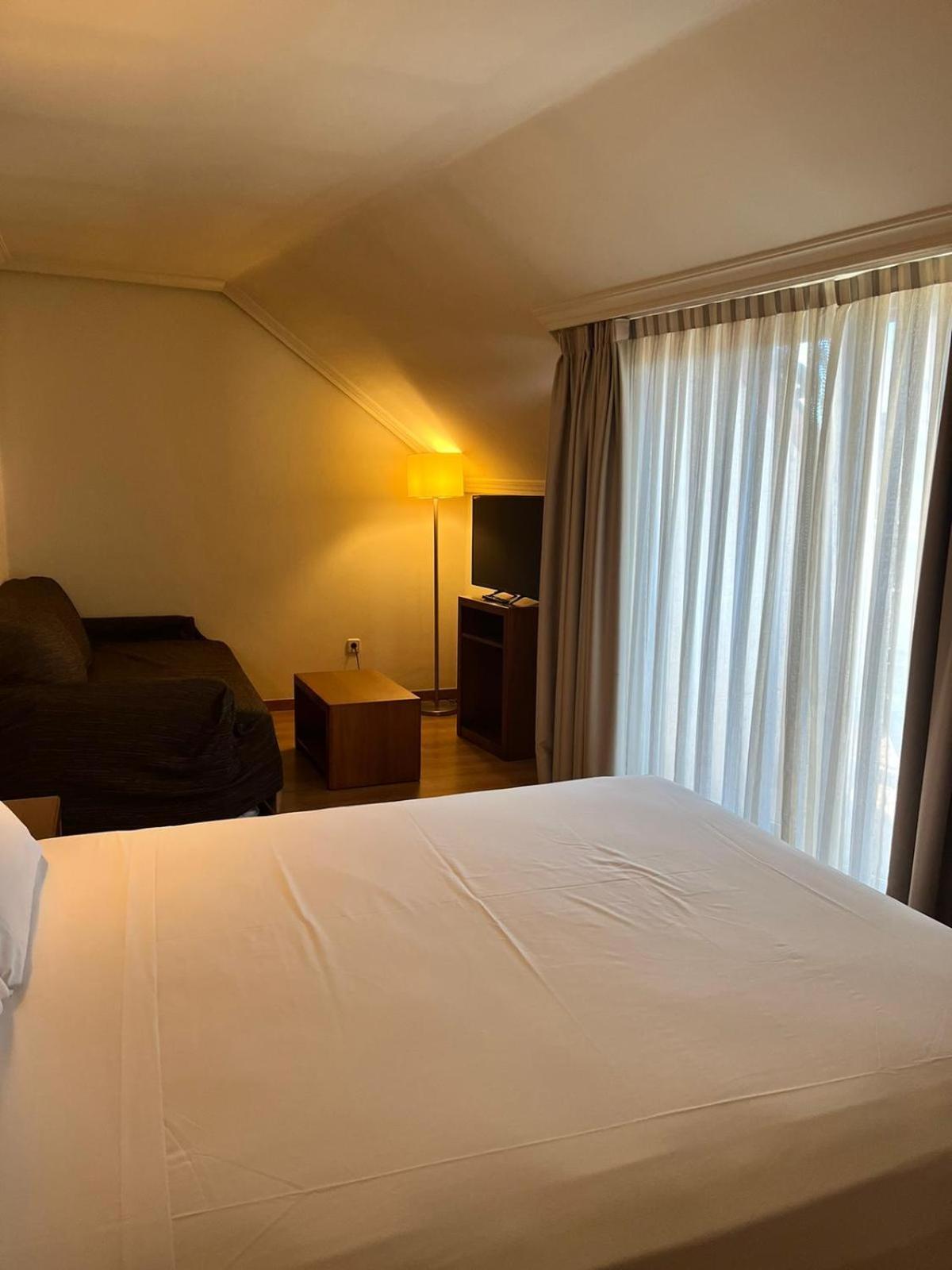 U Hotel Ogalia Виго Екстериор снимка